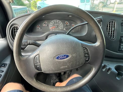 Used 2003 Ford E-350 and Econoline 350 image 30