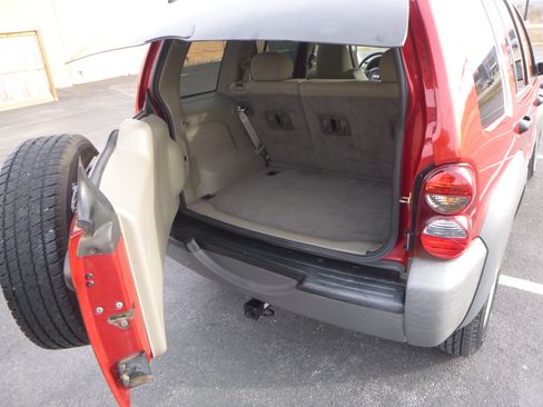 Used 2006 Jeep Liberty Sport image 15