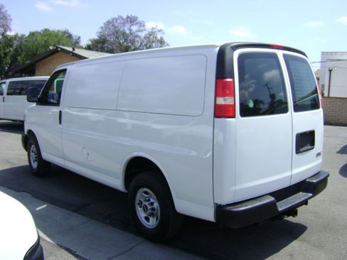 Used 2009 GMC Savana 3500 UNAVAIL RWD image 5