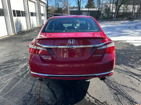 Used 2017 Honda Accord Sport image 8