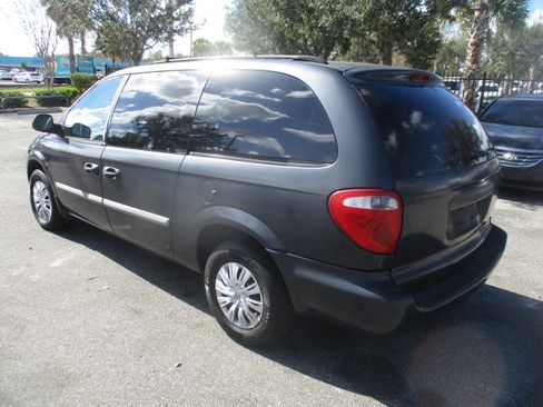 Used 2007 Dodge Grand Caravan SE image 4