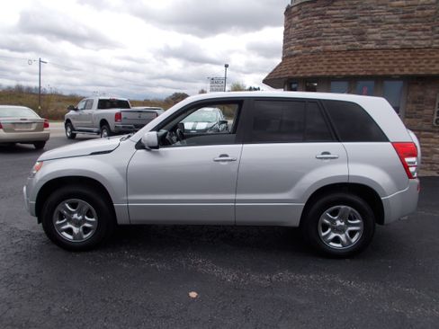 Used 2010 Suzuki Grand Vitara LX image 9
