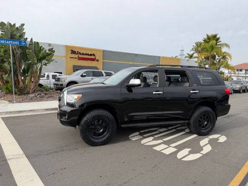 Used 2011 Toyota Sequoia Limited image 14