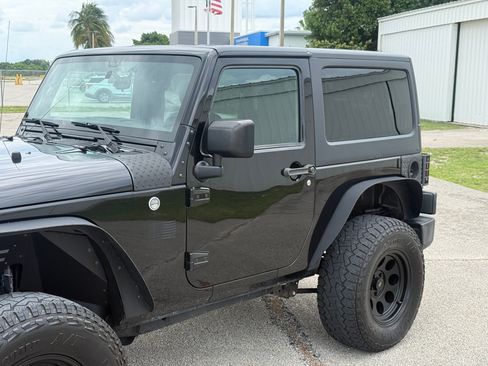 Used 2017 Jeep Wrangler Sport AWD/4WD image 23