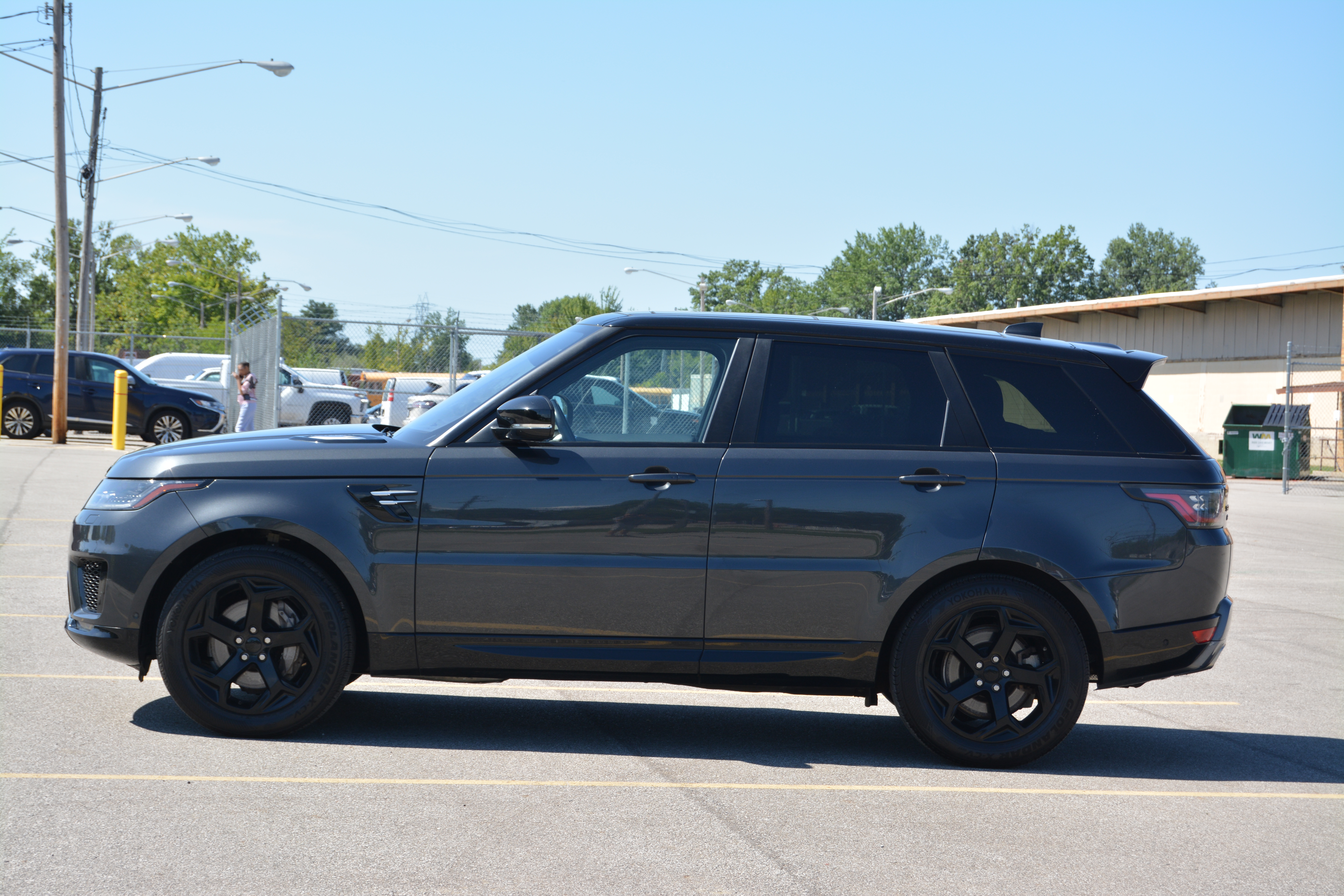 Used 2019 Land Rover Range Rover Sport HSE AWD/4WD image 3