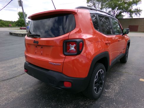 Used 2015 Jeep Renegade 4WD Trailhawk image 5