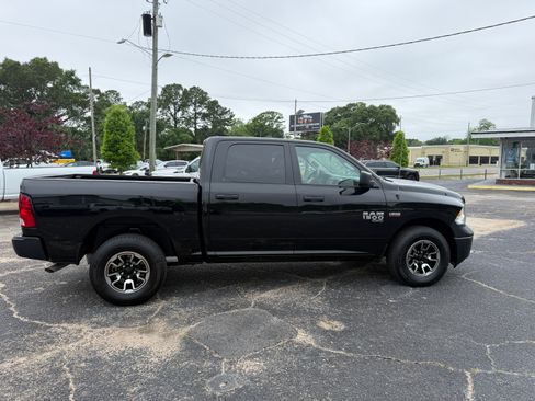 Used 2024 RAM 1500 4x4 Crew Cab Classic Tradesman image 5