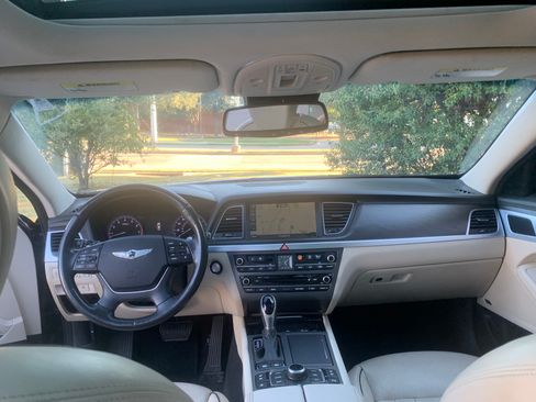 Used 2016 Hyundai Genesis 3.8 image 10