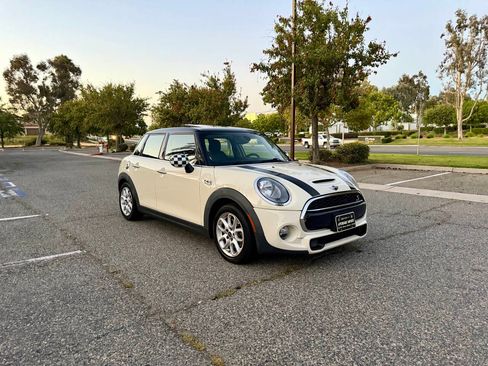 Used 2015 MINI Cooper S 4-Door Hardtop FWD image 7
