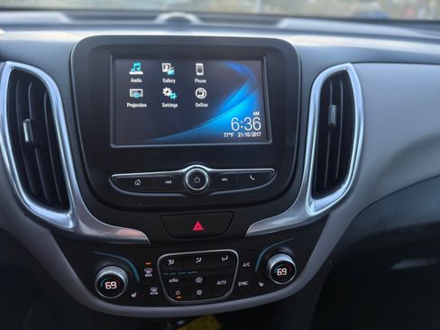 Used 2018 Chevrolet Equinox LT image 15