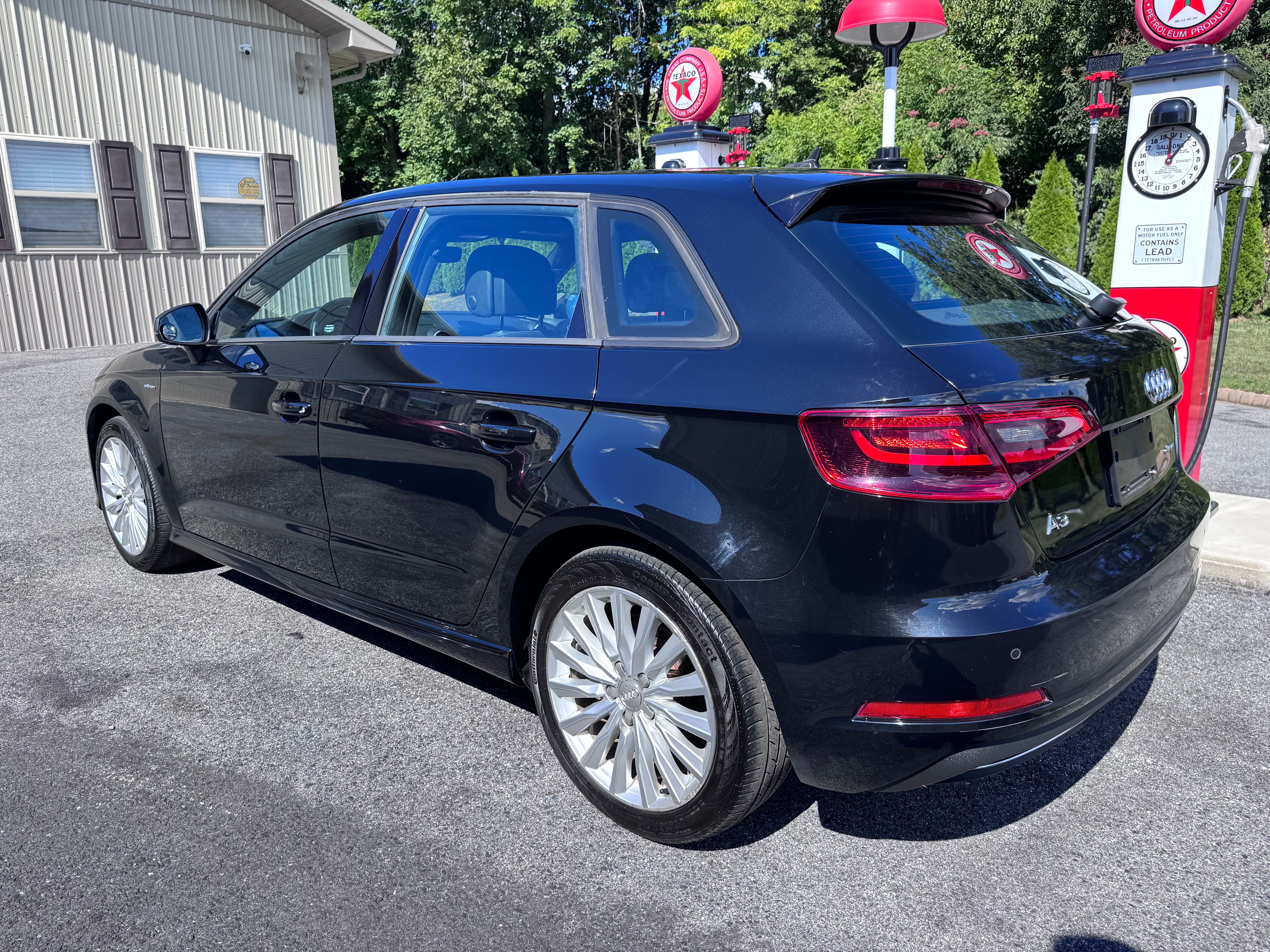 Used 2016 Audi A3 e-tron Premium FWD image 8
