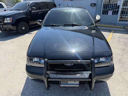 Used 2007 Ford Crown Victoria Police Interceptor RWD image 2