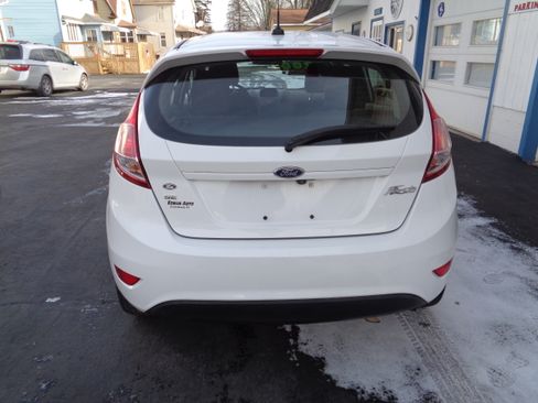 Used 2019 Ford Fiesta SE image 9