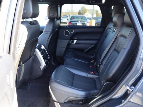 Used 2019 Land Rover Range Rover Sport HSE image 14