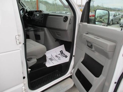 Used 2014 Ford E-250 and Econoline 250 image 20