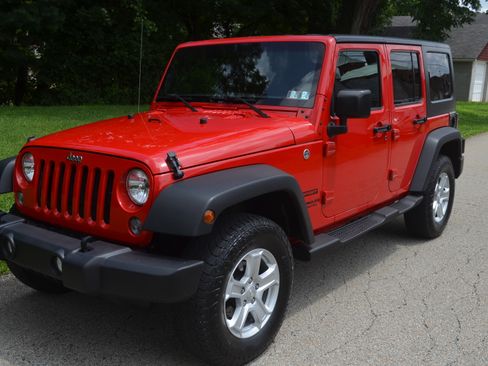 Used 2016 Jeep Wrangler 4WD Unlimited Sport S image 2