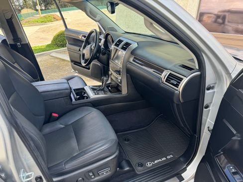 Used 2014 Lexus GX 460 image 22