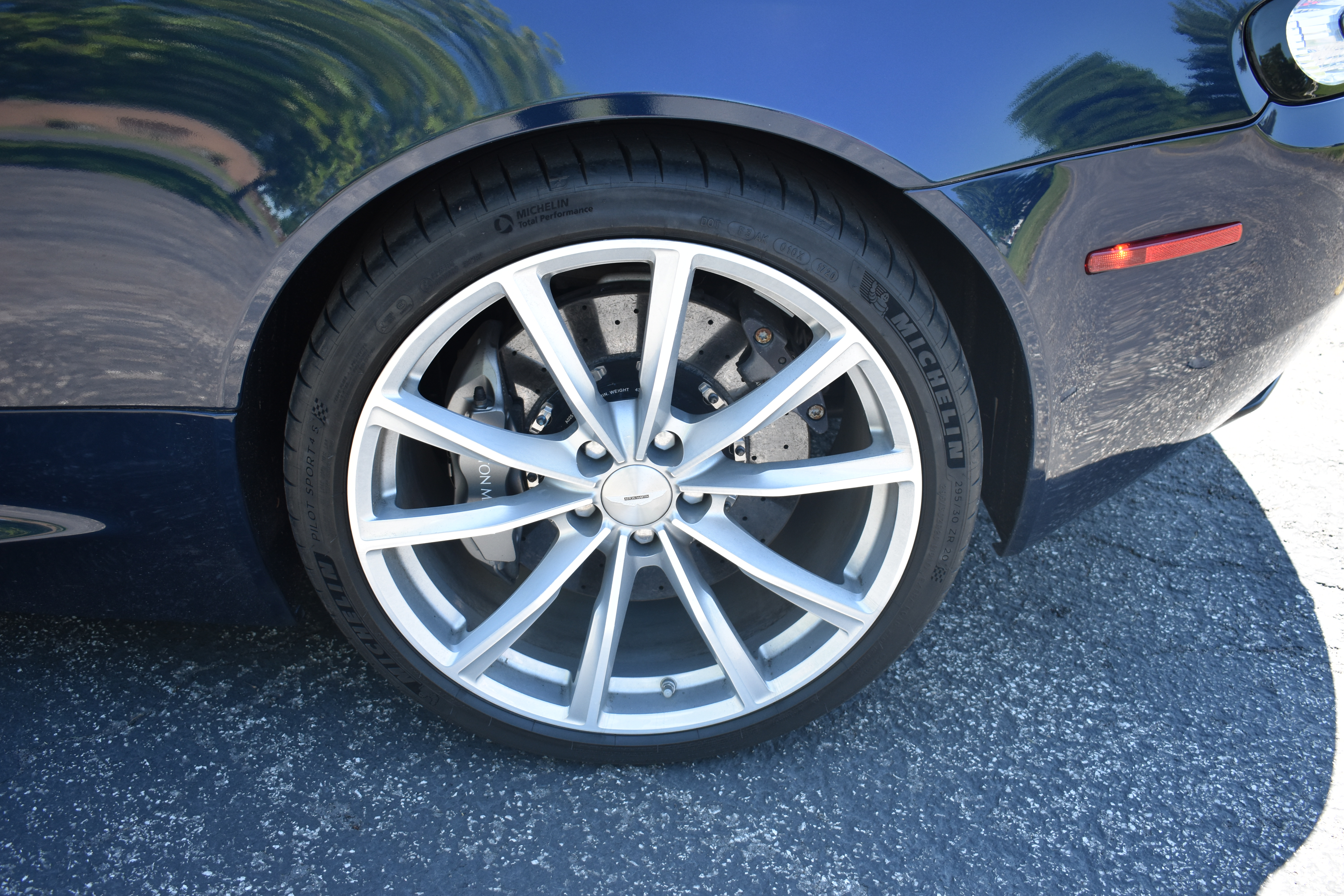 Used 2016 Aston Martin DB9 GT Volante RWD image 49