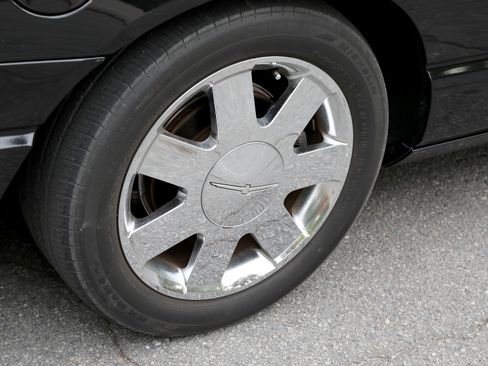 Used 2002 Ford Thunderbird RWD image 11