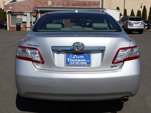 Used 2011 Toyota Camry XLE image 7