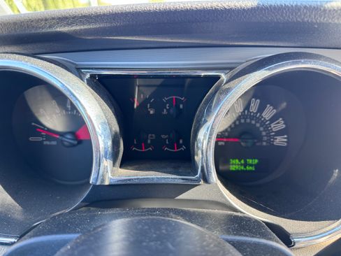 Used 2006 Ford Mustang GT Premium image 8