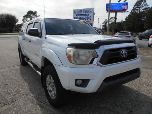 Used 2015 Toyota Tacoma PreRunner image 3