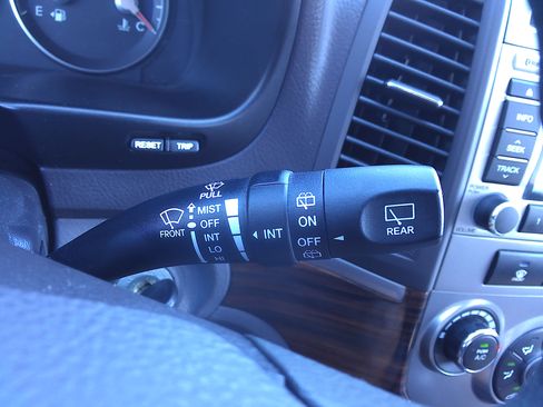Used 2012 Hyundai Santa Fe GLS image 29