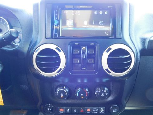 Used 2016 Jeep Wrangler 4WD Unlimited Sport image 13