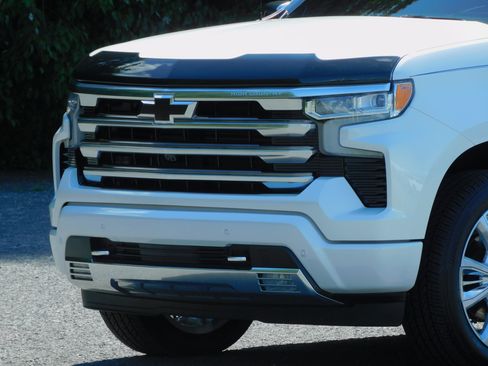 Used 2024 Chevrolet Silverado 1500 2WD Crew Cab High Country image 12