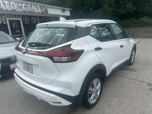 Used 2021 Nissan Kicks S image 6