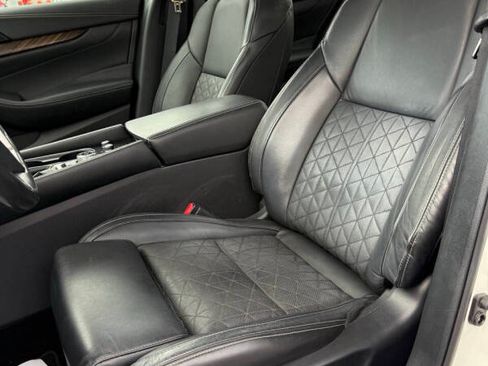 Used 2018 Nissan Maxima Platinum image 9