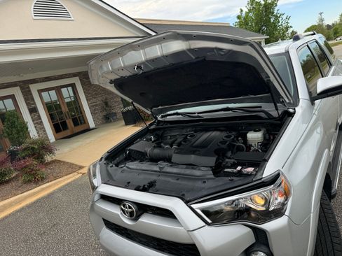 Used 2020 Toyota 4Runner SR5 image 24