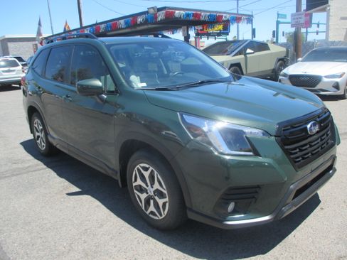 Used 2022 Subaru Forester Premium AWD/4WD image 17