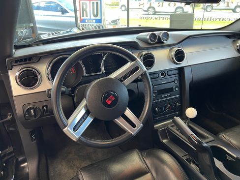 Used 2006 Ford Mustang GT Deluxe RWD image 15