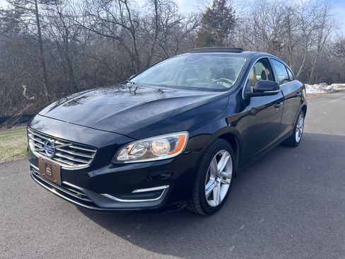 Used 2015 Volvo S60 T5 Premier image 2