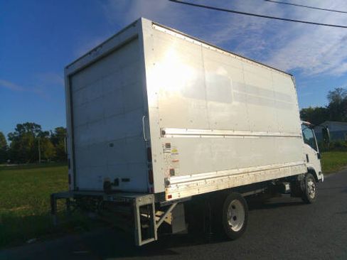 Used 2020 Isuzu NPR HD image 8