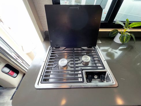 Used 2020 Mercedes-Benz Sprinter 4500 image 11