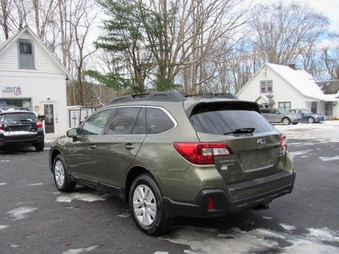 Used 2019 Subaru Outback 2.5i Premium image 7