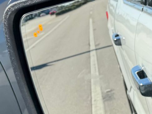 Used 2022 Ford F150 Lariat image 23