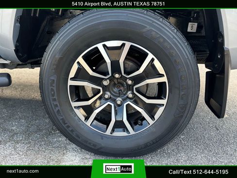 Used 2020 Toyota Tacoma image 38