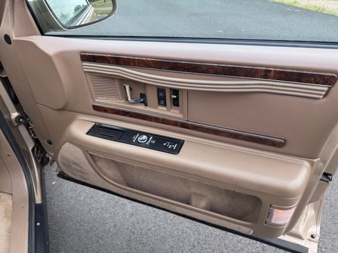 Used 1996 Buick Roadmaster Estate image 19