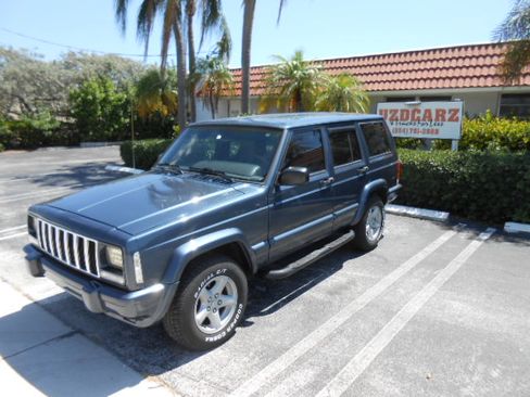 Used 2001 Jeep Cherokee 2WD Sport 4-Door image 1