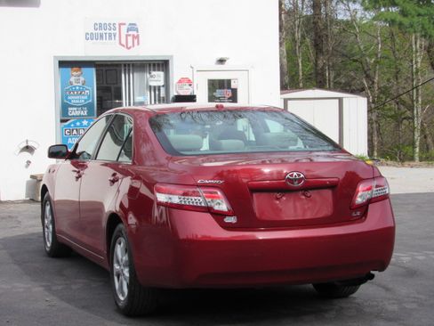Used 2011 Toyota Camry LE Sedan FWD image 6
