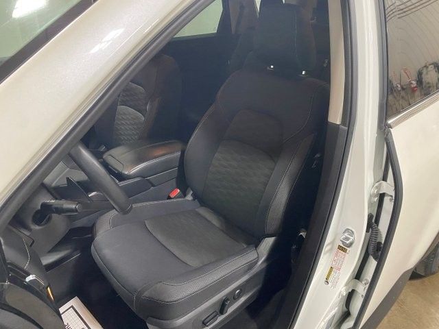 Used 2024 Nissan Pathfinder SV AWD/4WD image 8