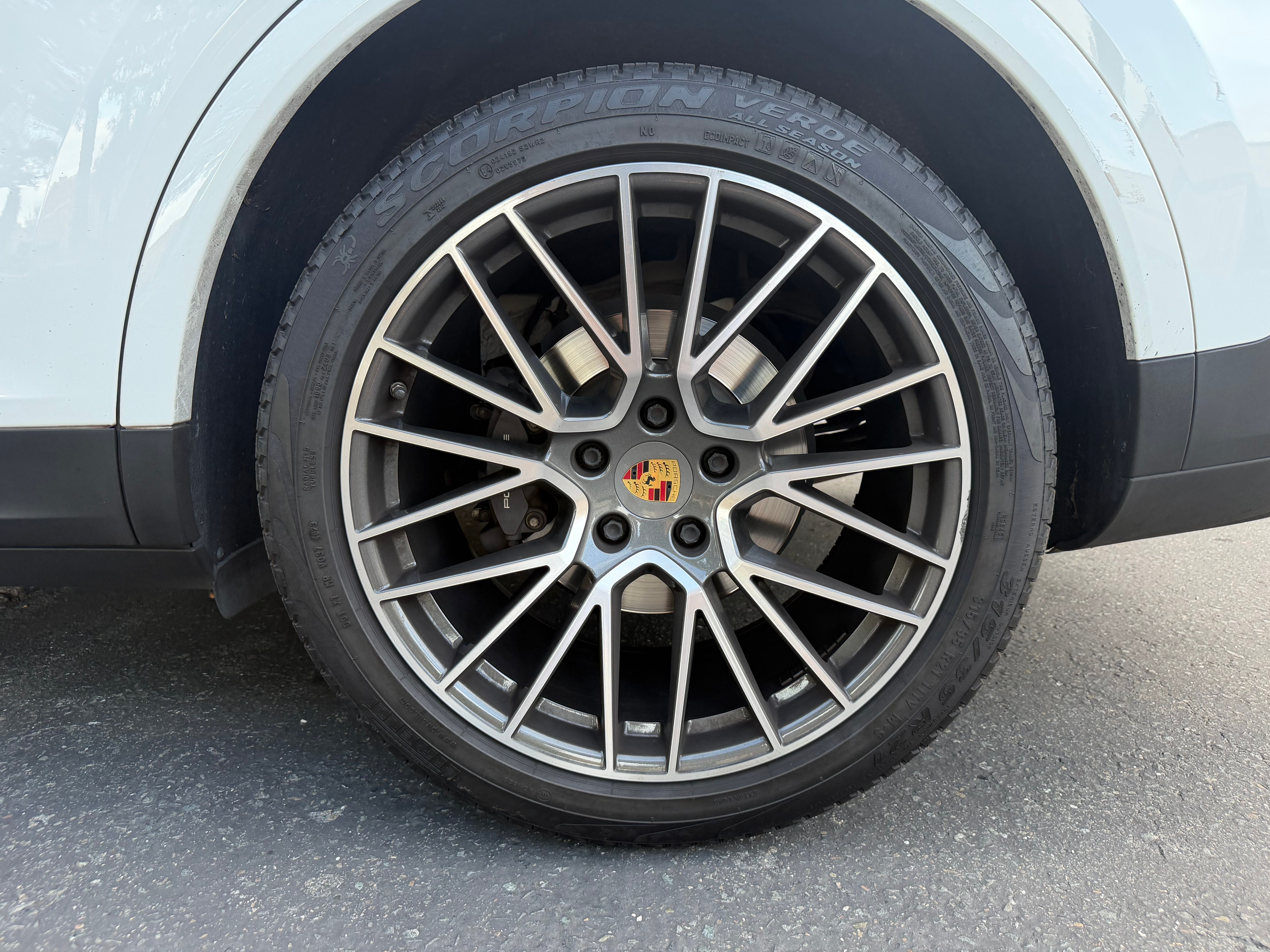 Used 2019 Porsche Cayenne UNAVAIL AWD/4WD image 7