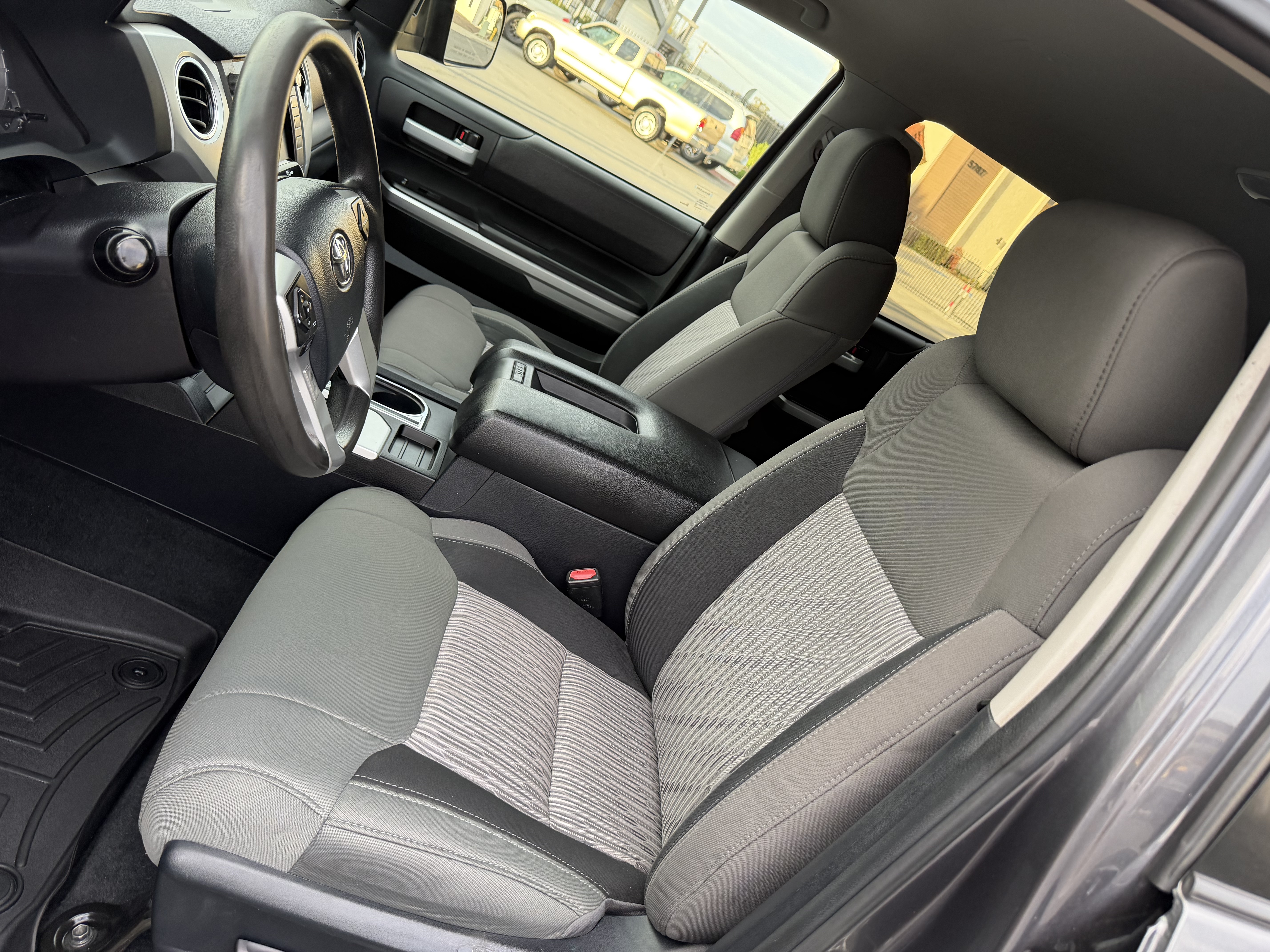 Used 2017 Toyota Tundra 4x4 CrewMax SR5 image 20