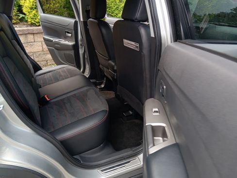 Used 2018 Mitsubishi Outlander Sport SE image 11