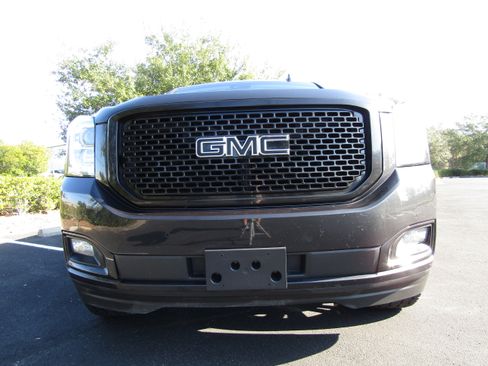 Used 2020 GMC Yukon Denali image 8