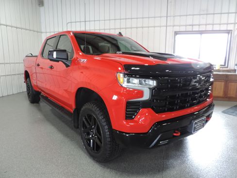 Used 2022 Chevrolet Silverado 1500 4x4 Crew Cab LT Trail Boss image 8