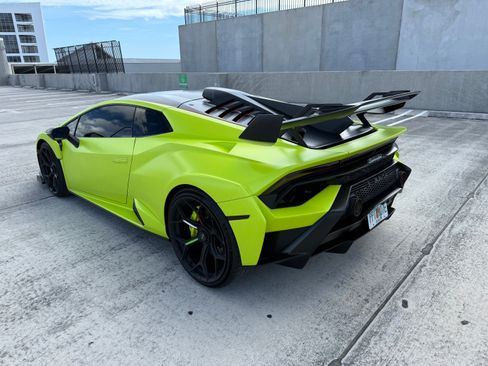 Used 2022 Lamborghini Huracan STO image 8